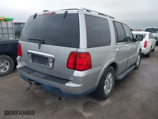 2006 Lincoln Navigator Luxury with VIN 5LMFU27506LJ01597, listed as a IAAI auction lot 41693004 with 1 mi miles. Bid and sale history available at carsss.com. Image 4.