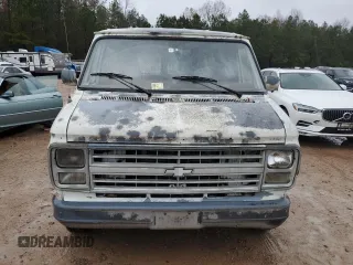 1986 Chevrolet Chevy Van z VIN 1GCEG25N0G7172290, wystawiony jako Copart lot #84010474 z przebiegiem 90 574 mil mil oraz Czysty tytuł • Clean title. Historia ofert i sprzedaży dostępna na DreamBid. Obrazek 5.