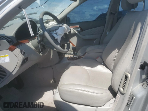 2005 Mercedes-Benz S-Class 4.3L with VIN WDBNG70J25A454186, listed as a Copart auction lot 57395484 with 0 mi miles and Salvage Title. Bid and sale history available at carsss.com. Image 7.