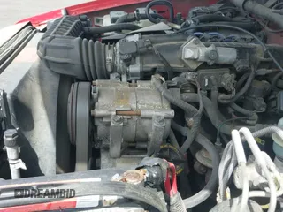 1998 Ford Explorer Sport with VIN 1FMYU24X8WUA70983, listed as a IAAI auction lot 42287101 with 279,265 mi miles and . Bid and sale history available at DreamBid. Image 12.