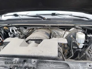2018 Chevrolet Tahoe LT z VIN 1GNSKBKC7JR276427, wystawiony jako IAAI lot #41977418 z przebiegiem 152 007 mil mil oraz . Historia ofert i sprzedaży dostępna na DreamBid. Obrazek 10.