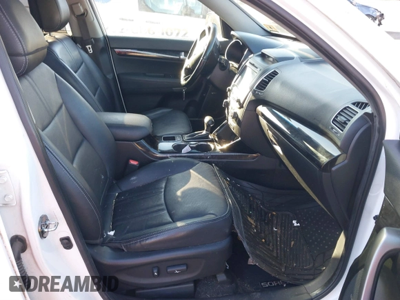 2014 Kia Sorento EX with VIN 5XYKUDA73EG481900, listed as a IAAI auction lot 41709755 with 170,551 mi miles. Bid and sale history available at carsss.com. Image 5.
