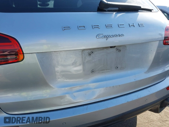 2017 Porsche Cayenne with VIN WP1AA2A20HKA80556, listed as a IAAI auction lot 40449857 with 40,504 mi miles. Bid and sale history available at carsss.com. Image 18.