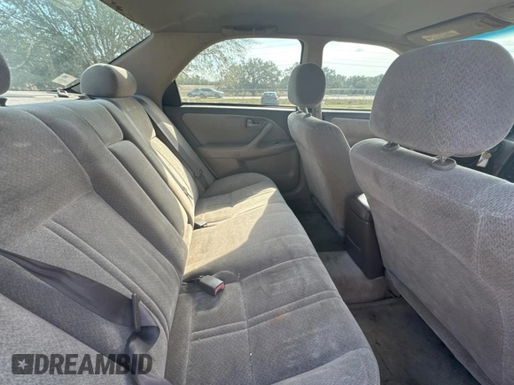 2000 Toyota Camry CE with VIN 4T1BG22K0YU002152, listed as a Copart auction lot 44409315 with 366,513 mi miles and Clean Title. Bid and sale history available at DreamBid. Image 6.