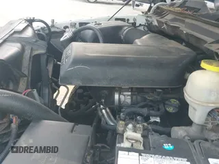 2018 Ram 1500 Big Horn z VIN 1C6RR7GG5JS120639, wystawiony jako IAAI lot #43151998 z przebiegiem 106 930 mil mil oraz . Historia ofert i sprzedaży dostępna na DreamBid. Obrazek 19.