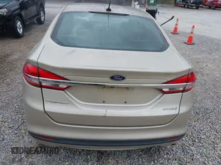 2018 Ford Fusion S z VIN 3FA6P0UU0JR157005, wystawiony jako IAAI lot #41689881 z przebiegiem Nie podano mil oraz . Historia ofert i sprzedaży dostępna na DreamBid. Obrazek 15.