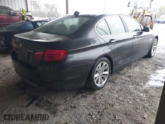 2013 BMW 5 Series 528i xDrive with VIN WBAXH5C50DD113566, listed as a IAAI auction lot 41981416 with 123,330 mi miles. Bid and sale history available at carsss.com. Image 4.
