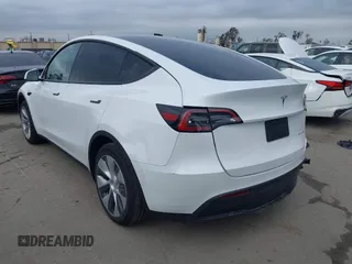 2024 Tesla Model Y Long Range with VIN 7SAYGDEEXRF059620, listed as a IAAI auction lot 42190425 with 16,682 mi miles. Bid and sale history available at carsss.com. Image 3.