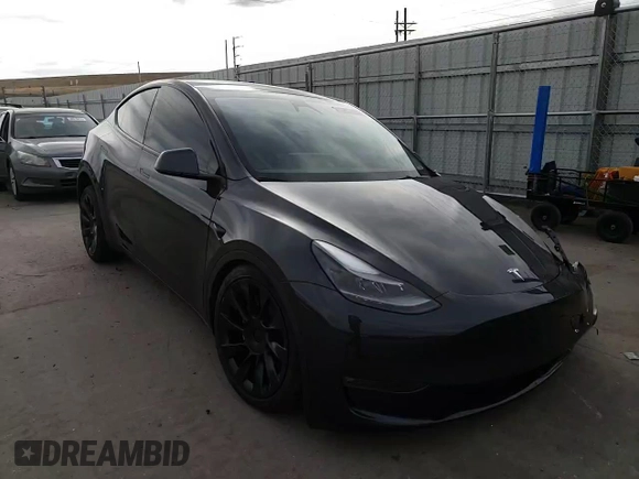 2024 Tesla Model Y Long Range with VIN 7SAYGAEE5RF038446, listed as a Copart auction lot 48868025 with 10,410 mi miles and Salvage Title. Bid and sale history available at DreamBid. Image 10.