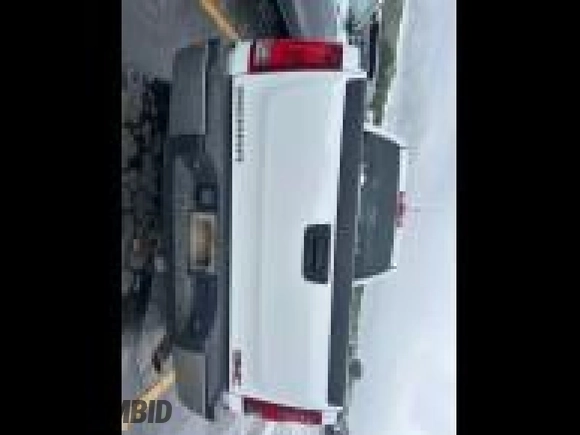 2011 GMC Sierra 2500HD Work Truck z VIN 1GT22ZCGXBZ435266, wystawiony jako IAAI lot #42532692 z przebiegiem 222 069 mil mil oraz . Historia ofert i sprzedaży dostępna na DreamBid. Obrazek 46.