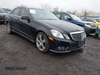 2010 Mercedes-Benz E-Class E 350 Luxury with VIN WDDHF8HB0AA176067, listed as a IAAI auction lot 41997712 with 151,662 mi miles. Bid and sale history available at carsss.com. Image 1.