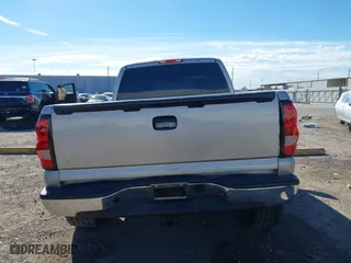2004 Chevrolet Silverado 1500 Work Truck with VIN 2GCEC19V841321618, listed as a IAAI auction lot 41007828 with 208,620 mi miles. Bid and sale history available at carsss.com. Image 16.