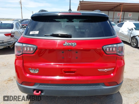 2018 Jeep Compass Trailhawk z VIN 3C4NJDDB3JT230514, wystawiony jako IAAI lot #42270703 z przebiegiem 86 696 mil mil oraz . Historia ofert i sprzedaży dostępna na DreamBid. Obrazek 17.