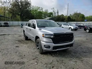 2025 Ram 1500 Big Horn z VIN 1C6SRFFP5SN535005, wystawiony jako Copart lot #50241725 z przebiegiem 9 611 mil mil oraz Szkoda całkowita • Salvage title. Historia ofert i sprzedaży dostępna na DreamBid. Obrazek 10.