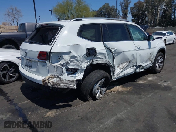 2018 Volkswagen Atlas SE with VIN 1V2DR2CA3JC580575, listed as a IAAI auction lot 41939880 with 66,526 mi miles and . Bid and sale history available at DreamBid. Image 4.