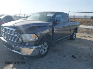 2018 Ram 1500 Express z VIN 1C6RR6FG9JS299201, wystawiony jako IAAI lot #42017973 z przebiegiem 79 732 mil mil oraz . Historia ofert i sprzedaży dostępna na DreamBid. Obrazek 17.