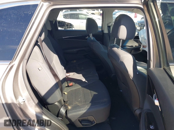 2019 Kia Sorento LX with VIN 5XYPG4A38KG544480, listed as a IAAI auction lot 41652573 with 94,434 mi miles. Bid and sale history available at carsss.com. Image 8.
