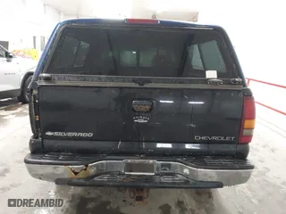 2000 Chevrolet Silverado 1500 LS with VIN 2GCEC19T3Y1333843, listed as a IAAI auction lot 41721344 with 1 mi miles. Bid and sale history available at carsss.com. Image 16.