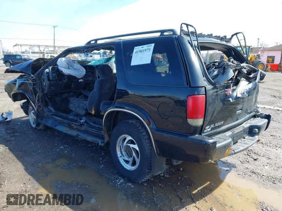 2000 Chevrolet Blazer LT with VIN 1GNDT13W8Y2280580, listed as a IAAI auction lot 41901975 with 236,736 mi miles and . Bid and sale history available at DreamBid. Image 3.