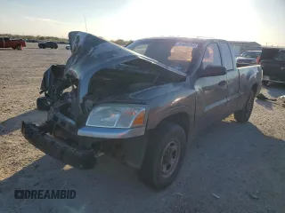 2008 Mitsubishi Raider LS z VIN 1Z7HC22KX8S609878, wystawiony jako Copart lot #85869764 z przebiegiem 163 672 mil mil oraz Szkoda całkowita • Salvage title. Historia ofert i sprzedaży dostępna na DreamBid. Obrazek 1.