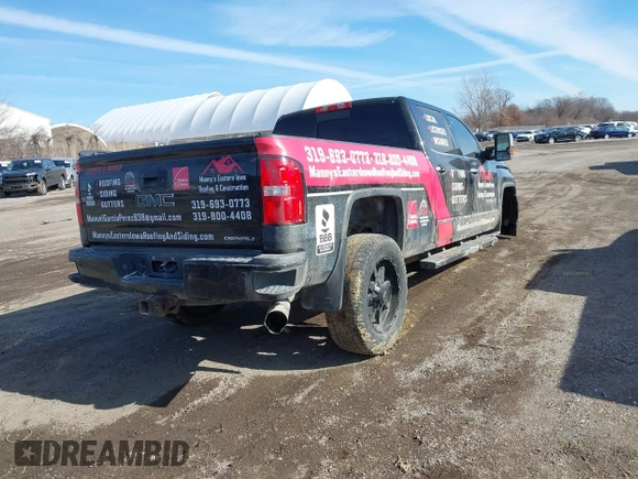 2016 GMC Sierra 2500HD Denali z VIN 1GT12UE80GF115452, wystawiony jako IAAI lot #41537973 z przebiegiem 182 800 mil mil oraz . Historia ofert i sprzedaży dostępna na DreamBid. Obrazek 4.