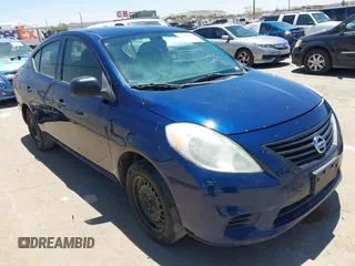 2014 Nissan Versa SV z VIN 3N1CN7AP1EL837825, wystawiony jako IAAI lot #42406894 z przebiegiem 154 605 mil mil oraz . Historia ofert i sprzedaży dostępna na DreamBid. Obrazek 1.