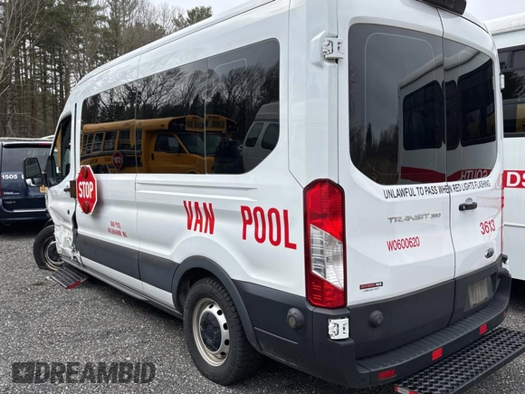 2020 Ford Transit Passenger XL z VIN 1FDAX2C84LKB65020, wystawiony jako Copart lot #50907935 z przebiegiem 63 911 mil mil oraz Czysty tytuł • Clean title. Historia ofert i sprzedaży dostępna na DreamBid. Obrazek 3.