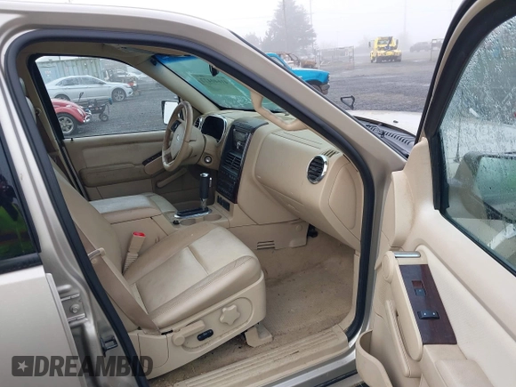 2006 Ford Explorer Limited with VIN 1FMEU75856UB40771, listed as a IAAI auction lot 41640477 with 279,062 mi miles and . Bid and sale history available at DreamBid. Image 5.