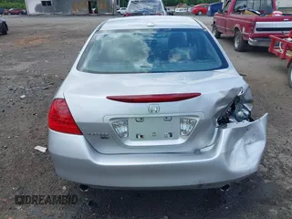 2007 Honda Accord EX-L z VIN 1HGCM66897A073729, wystawiony jako IAAI lot #42308276 z przebiegiem 125 064 mil mil oraz . Historia ofert i sprzedaży dostępna na DreamBid. Obrazek 17.