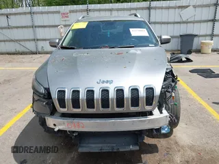 2016 Jeep Cherokee Latitude z VIN 1C4PJMCS9GW213469, wystawiony jako IAAI lot #42270882 z przebiegiem 144 499 mil mil oraz . Historia ofert i sprzedaży dostępna na DreamBid. Obrazek 13.