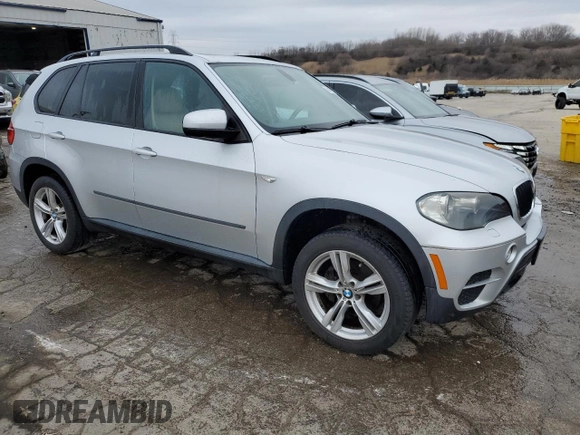 2011 BMW X5 35i with VIN 5UXZV4C5XBL405046, listed as a Copart auction lot 84447124 with 180,936 mi miles and Clean Title. Bid and sale history available at carsss.com. Image 4.