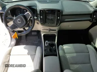 2024 Volvo XC40 Ultimate Dark Theme z VIN YV4L12UM7R2314522, wystawiony jako Copart lot #54007415 z przebiegiem 2 865 mil mil oraz Szkoda całkowita • Salvage title. Historia ofert i sprzedaży dostępna na DreamBid. Obrazek 8.