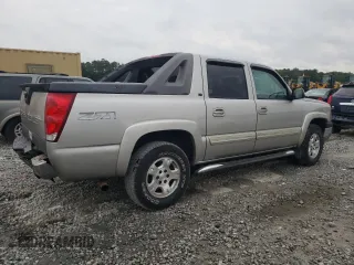 2005 Chevrolet Avalanche Z71 with VIN 3GNEK12Z35G271792, listed as a Copart auction lot 71290704 with 326,914 mi miles and Salvage Title. Bid and sale history available at carsss.com. Image 3.