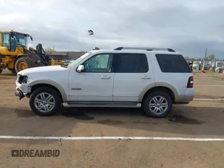 2007 Ford Explorer Eddie Bauer z VIN 1FMEU64E77UB17558, wystawiony jako IAAI lot #41915748 z przebiegiem Nie podano mil oraz . Historia ofert i sprzedaży dostępna na DreamBid. Obrazek 14.