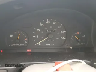 1993 Suzuki Swift z VIN 2S2AC35S5P6601869, wystawiony jako Copart lot #44993725 z przebiegiem 166 429 mil mil oraz Szkody całkowita. Historia ofert i sprzedaży dostępna na DreamBid. Obrazek 9.