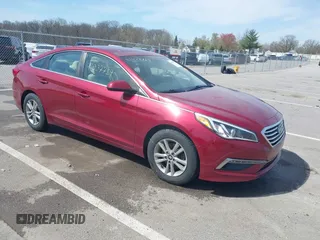 2015 Hyundai Sonata SE z VIN 5NPE24AF5FH146951, wystawiony jako IAAI lot #42037719 z przebiegiem 100 784 mil mil oraz . Historia ofert i sprzedaży dostępna na DreamBid. Obrazek 1.
