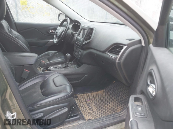 2019 Jeep Cherokee Latitude Plus with VIN 1C4PJMLB2KD395617, listed as a IAAI auction lot 41992532 with 254,632 mi miles and . Bid and sale history available at carsss.com. Image 5.