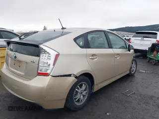 2010 Toyota Prius II with VIN JTDKN3DU2A0205717, listed as a IAAI auction lot 40910678 with 62,207 mi miles. Bid and sale history available at carsss.com. Image 4.