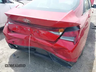 2022 Hyundai Elantra SEL z VIN 5NPLN4AG4NH055529, wystawiony jako IAAI lot #42201635 z przebiegiem 40 151 mil mil oraz . Historia ofert i sprzedaży dostępna na DreamBid. Obrazek 17.