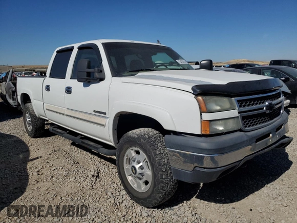 2006 Chevrolet Silverado 1500HD LT2 z VIN 1GCGK13U56F101831, wystawiony jako Copart lot #73425214 z przebiegiem 150 652 mil mil oraz Szkoda całkowita • Salvage title. Historia ofert i sprzedaży dostępna na DreamBid. Obrazek 4.