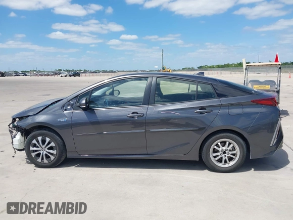 2021 Toyota Prius LE with VIN JTDKAMFP3M3193640, listed as a IAAI auction lot 42023593 with 17,841 mi miles and . Bid and sale history available at DreamBid. Image 15.