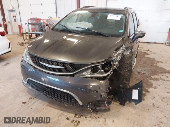 2018 Chrysler Pacifica Limited z VIN 2C4RC1GG2JR357615, wystawiony jako IAAI lot #41937587 z przebiegiem 62 394 mil mil oraz . Historia ofert i sprzedaży dostępna na DreamBid. Obrazek 12.