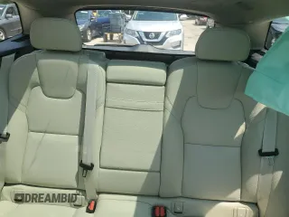 2022 Volvo XC60 Momentum z VIN YV4L12RK9N1967229, wystawiony jako Copart lot #65001794 z przebiegiem 48 584 mil mil oraz Nie do naprawy • Non repairable. Historia ofert i sprzedaży dostępna na DreamBid. Obrazek 10.