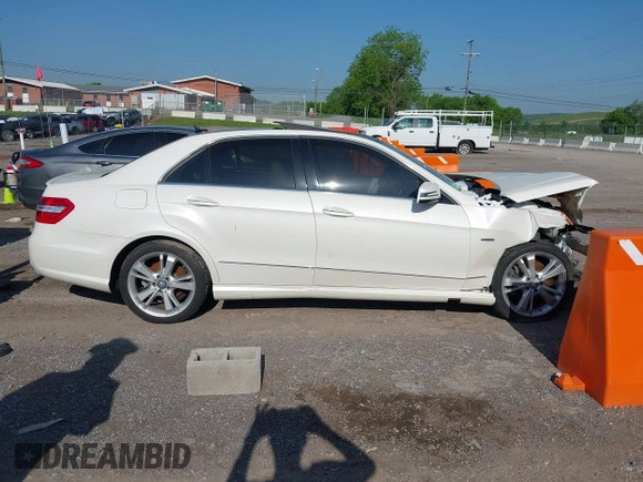 2012 Mercedes-Benz E 350 Luxury with VIN WDDHF8JB7CA601894, listed as a IAAI auction lot 42128317 with 68,735 mi miles and . Bid and sale history available at carsss.com. Image 12.