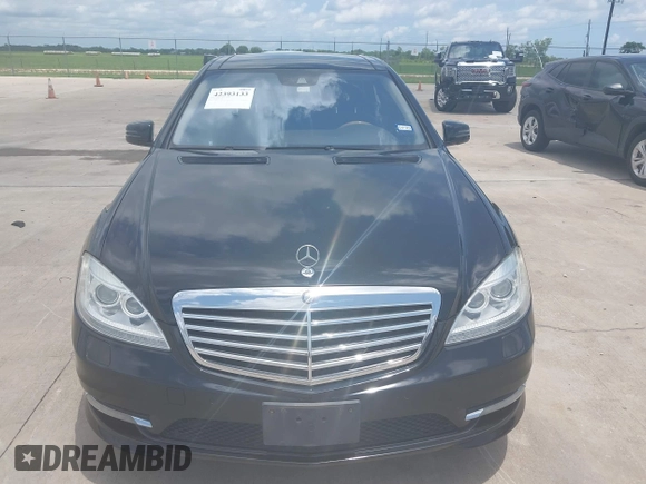 2012 Mercedes-Benz S 550 z VIN WDDNG7DB2CA430249, wystawiony jako IAAI lot #42393133 z przebiegiem 107 283 mil mil oraz . Historia ofert i sprzedaży dostępna na DreamBid. Obrazek 6.