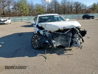 2019 BMW 5 Series 530e xDrive z VIN WBAJB1C5XKB375913, wystawiony jako Copart lot #82580004 z przebiegiem Nie podano mil oraz Szkoda całkowita • Salvage title. Historia ofert i sprzedaży dostępna na DreamBid. Obrazek 11.