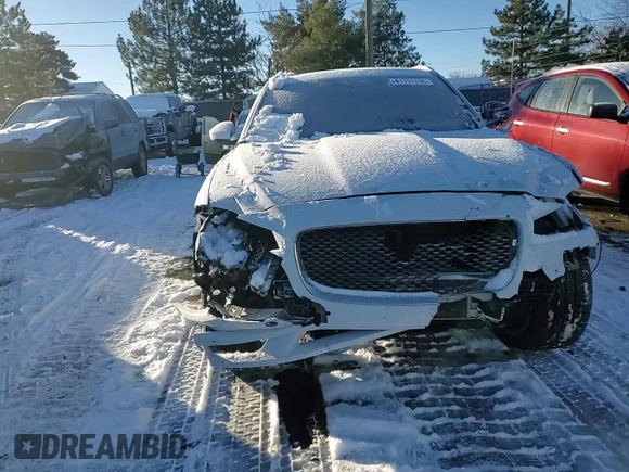2019 Jaguar F-Pace 30t Portfolio with VIN SADCN2GX5KA365434, listed as a Copart auction lot 41701755 with 59,124 mi miles and Salvage title. Bid and sale history available at DreamBid. Image 11.