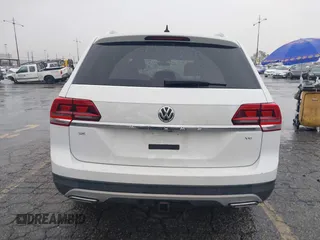 2019 Volkswagen Atlas SE z VIN 1V2WR2CA8KC504134, wystawiony jako IAAI lot #41700050 z przebiegiem 97 047 mil mil oraz . Historia ofert i sprzedaży dostępna na DreamBid. Obrazek 16.