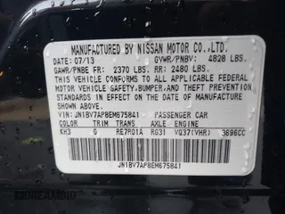 2014 Infiniti Q50 with VIN JN1BV7AP8EM675841, listed as a IAAI auction lot 41582924 with 139,637 mi miles. Bid and sale history available at carsss.com. Image 9.
