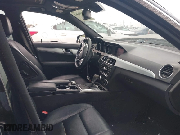 2014 Mercedes-Benz C 250 Sport с VIN WDDGF4HB8EA940242, выставлен на аукционе IAAI как лот 42661812 с пробегом 167 902 миль миль и . История ставок и продаж доступна на DreamBid. Изображение 5.